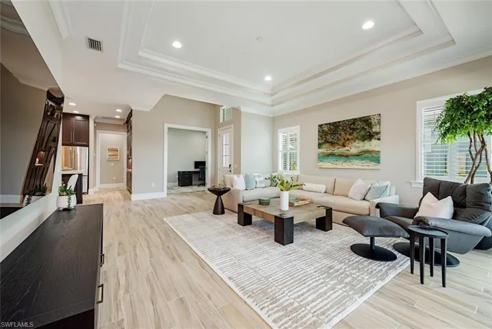 8776  Yucatan  CT, Naples, FL 34112