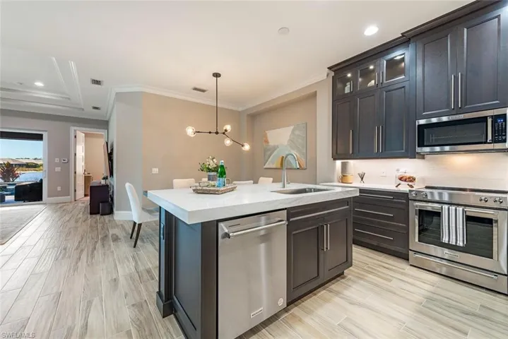 8776  Yucatan  CT, Naples, FL 34112