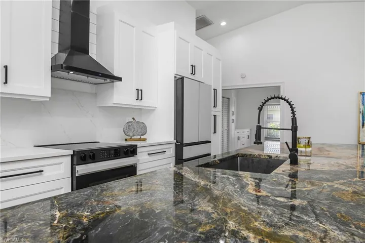 401 Countryside Dr, Naples, Florida 34104