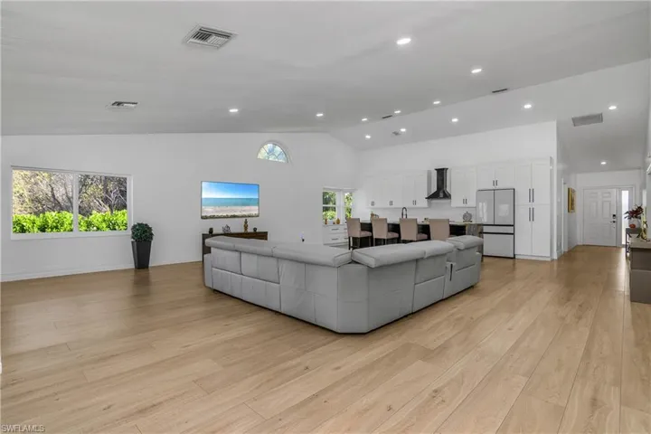 401 Countryside Dr, Naples, Florida 34104