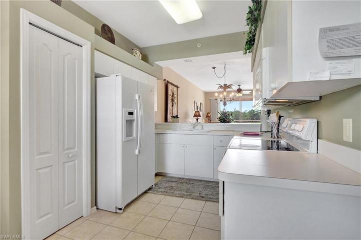 Galley kitchen w/ pantry