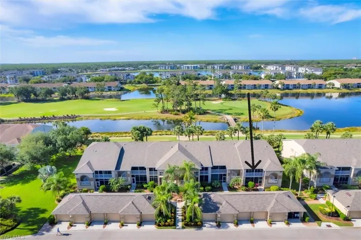 Bird's eye view featuring a residential view, a water view, and golf course view