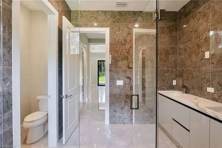 1061 20th Ave Ne, Naples, Florida 34120
