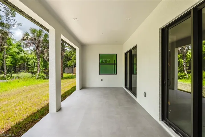 1061 20th Ave Ne, Naples, Florida 34120