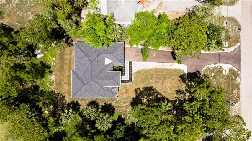 1061 20th Ave Ne, Naples, Florida 34120