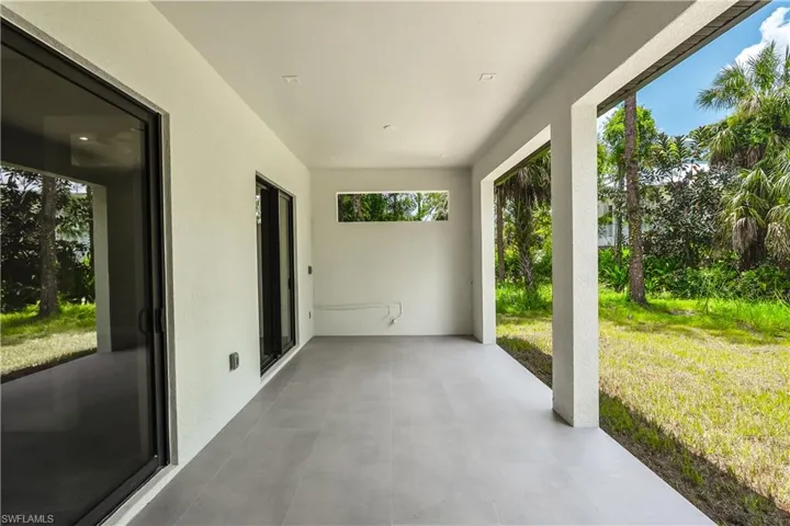 1061 20th Ave Ne, Naples, Florida 34120