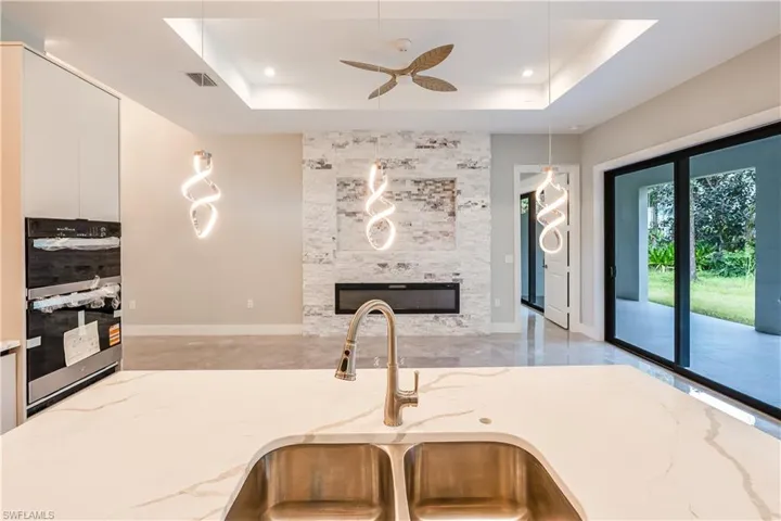 1061 20th Ave Ne, Naples, Florida 34120