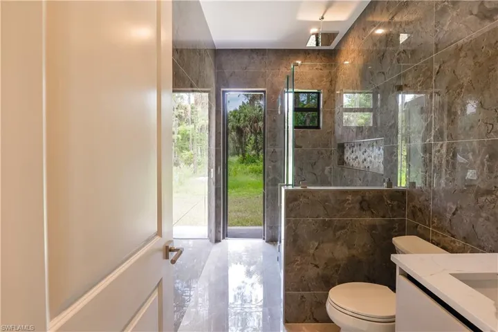 1061 20th Ave Ne, Naples, Florida 34120