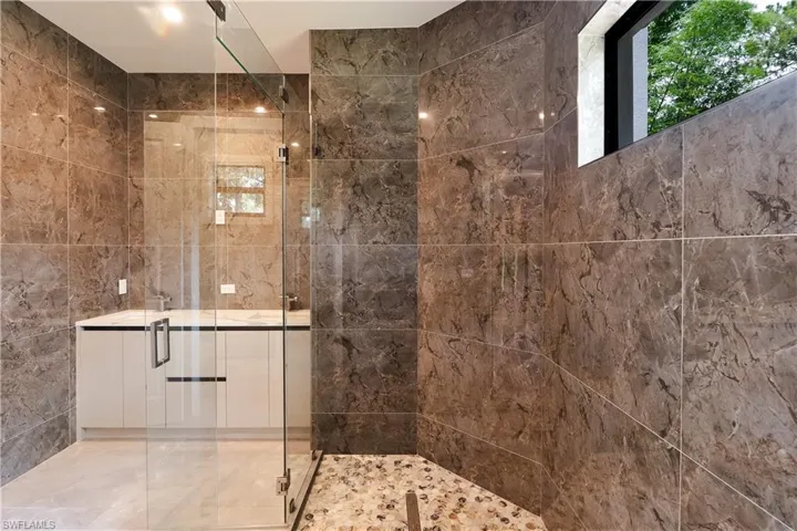 1061 20th Ave Ne, Naples, Florida 34120