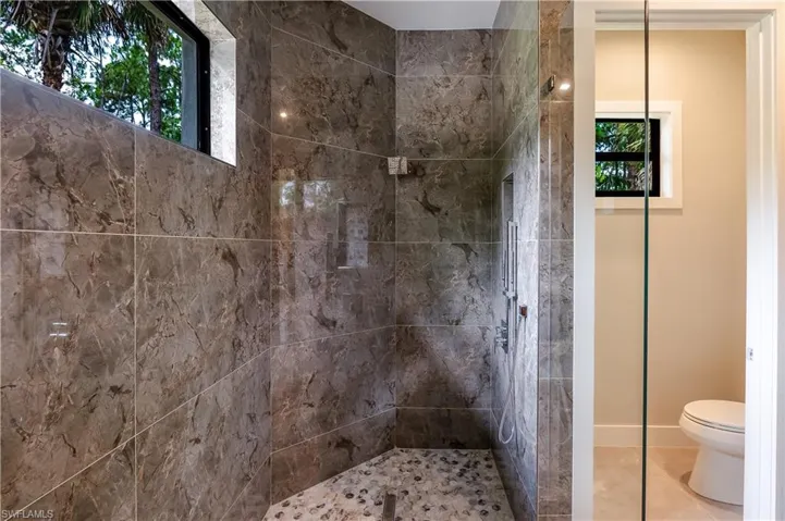 1061 20th Ave Ne, Naples, Florida 34120