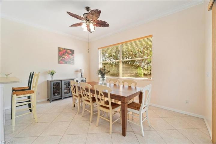 Leads to kitchen/Lanai access