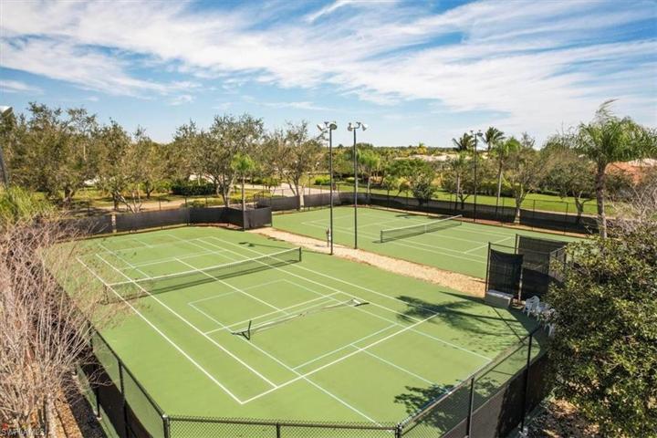 Tennis/Pickleball courts