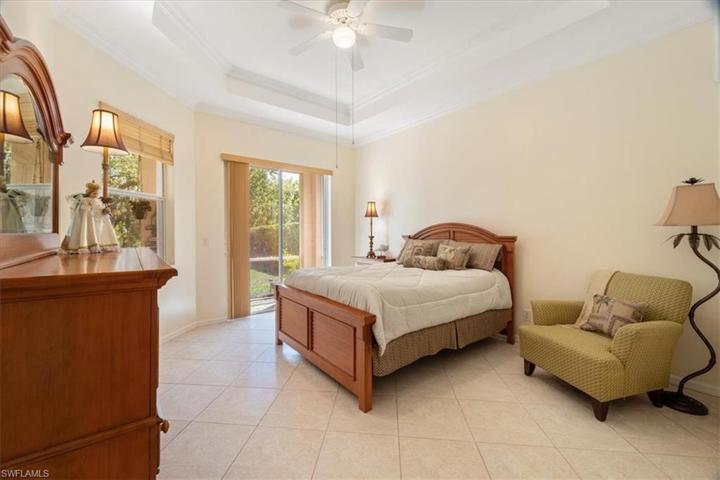 Sliding door access to Lanai