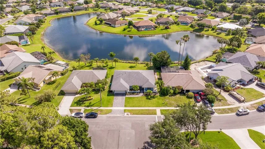 9882  Campbell  CIR, Naples, FL 34109