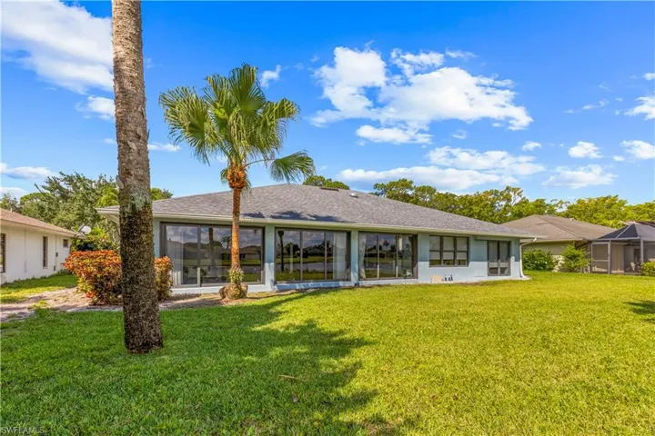 9882  Campbell  CIR, Naples, FL 34109