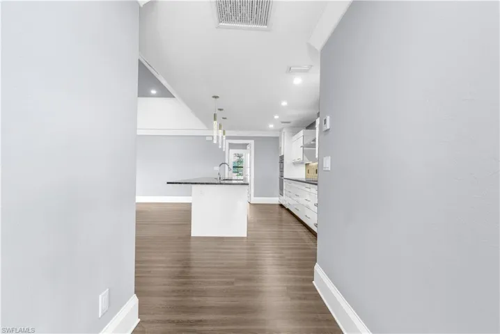 9882 Campbell Cir, Naples, Florida 34109