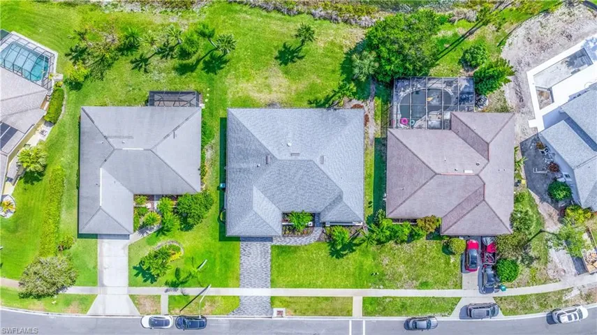 9882 Campbell Cir, Naples, Florida 34109