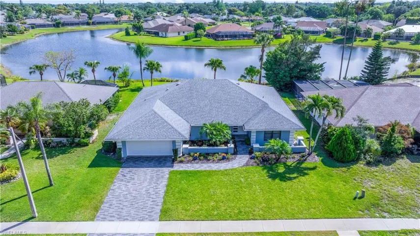 9882  Campbell  CIR, Naples, FL 34109