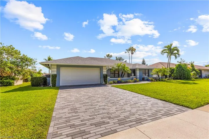 9882  Campbell  CIR, Naples, FL 34109