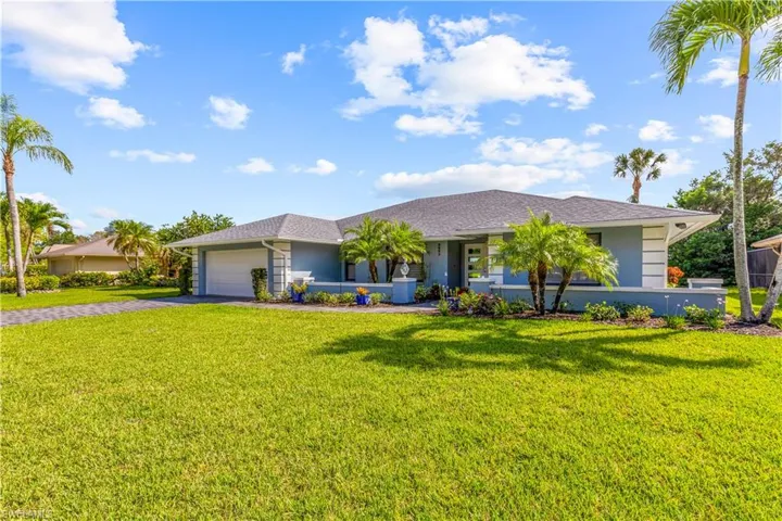 9882  Campbell  CIR, Naples, FL 34109