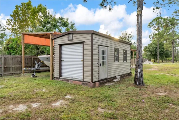 909 Williams Ave, Lehigh Acres, Florida 33972