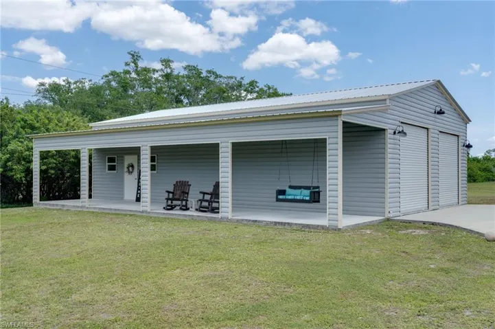 1500 sq ft steel building.