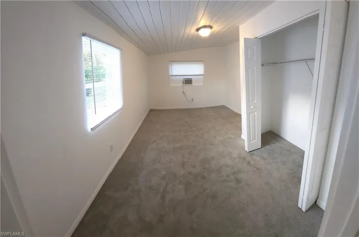 2981  Market  ST, Fort Myers, FL 33916
