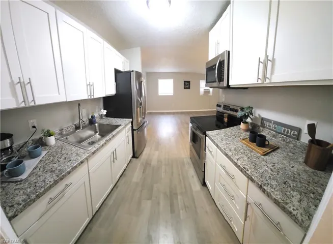 2981  Market  ST, Fort Myers, FL 33916