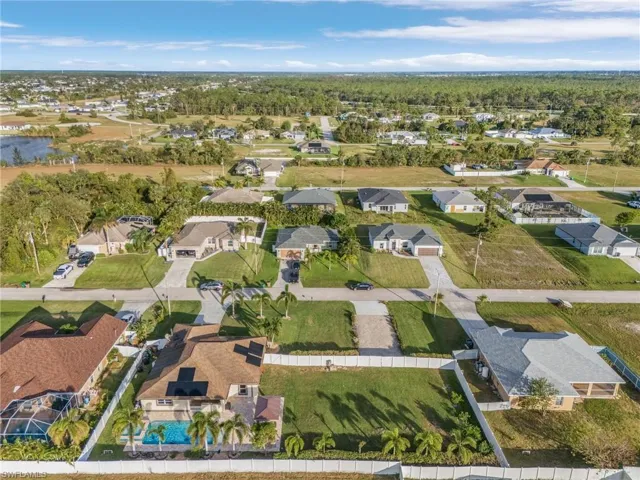 Birds eye view of property