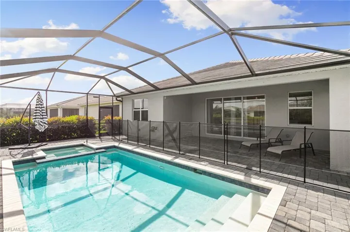 2525 Kona Way, Naples, Florida 34120