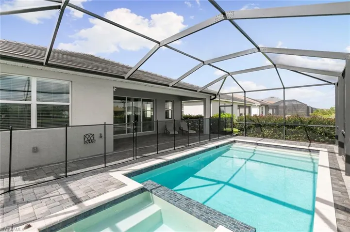 2525 Kona Way, Naples, Florida 34120