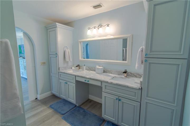 Owner's retreat bathroom
