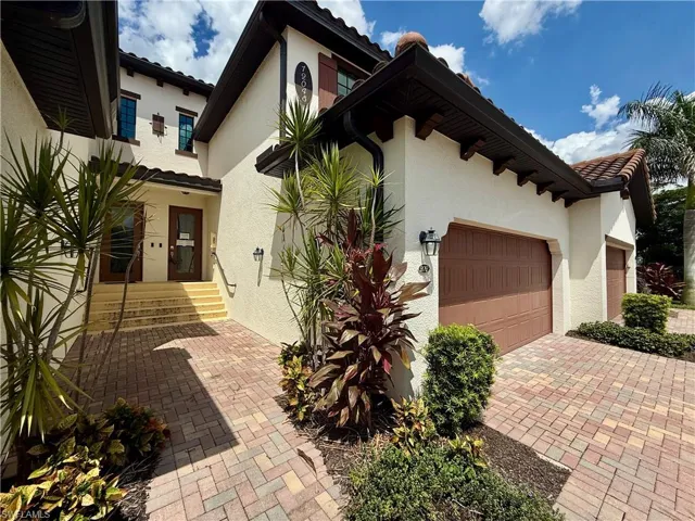 12048  Hawthorn Lake  DR, Fort Myers, FL 33913