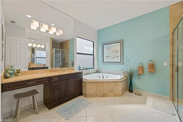 3288  Atlantic  CIR, Naples, FL 34119