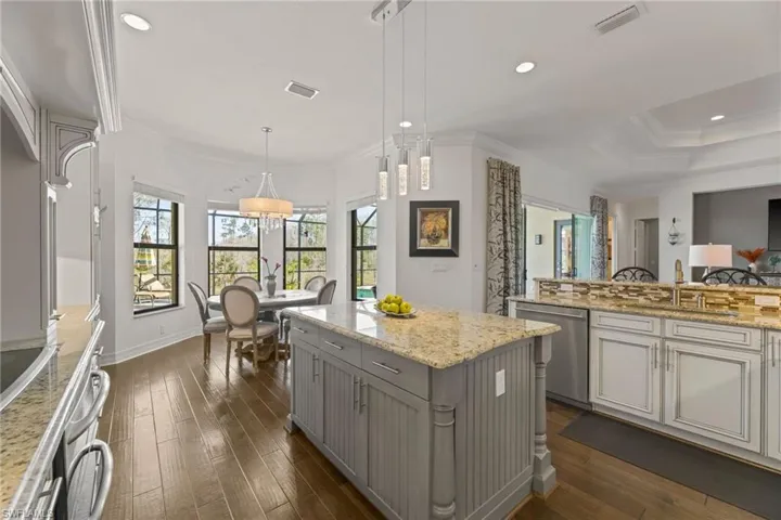 3288  Atlantic  CIR, Naples, FL 34119