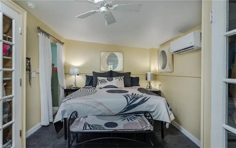 847 Oak St, Fort Myers Beach, Florida 33931