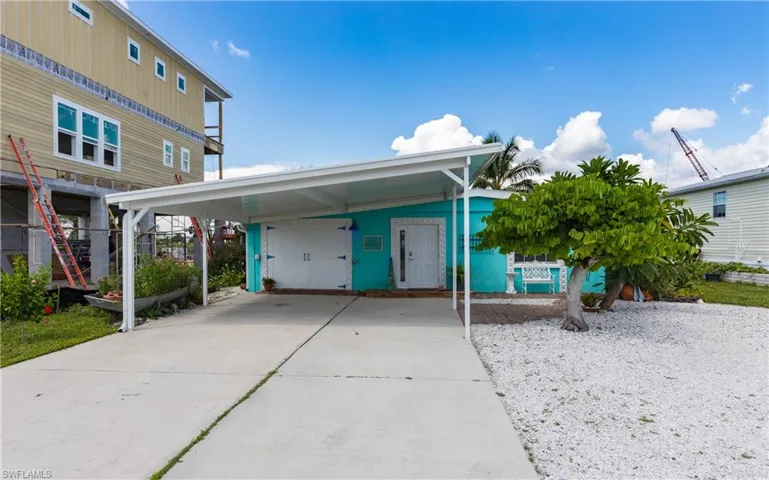 847 Oak St, Fort Myers Beach, Florida 33931