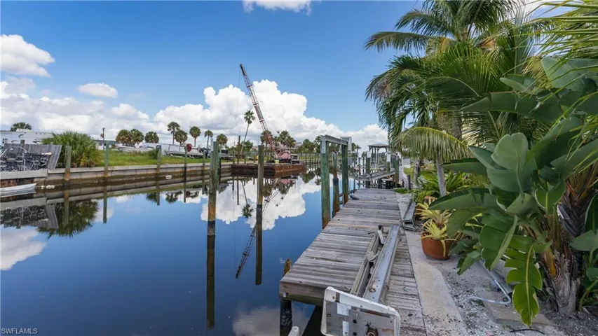 847 Oak St, Fort Myers Beach, Florida 33931