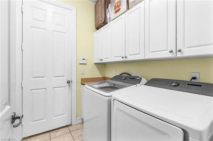 2441 Nw 9th Ter, Cape Coral, Florida 33993