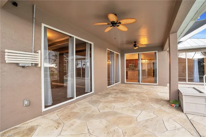 Covered area off of lanai