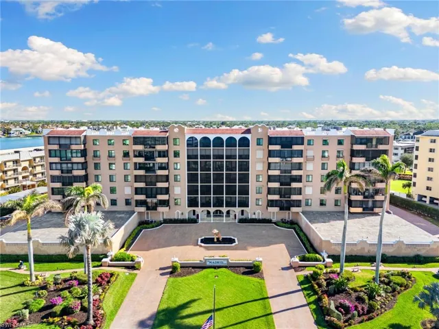 3430  Gulf Shore N BLVD, Naples, FL 34103