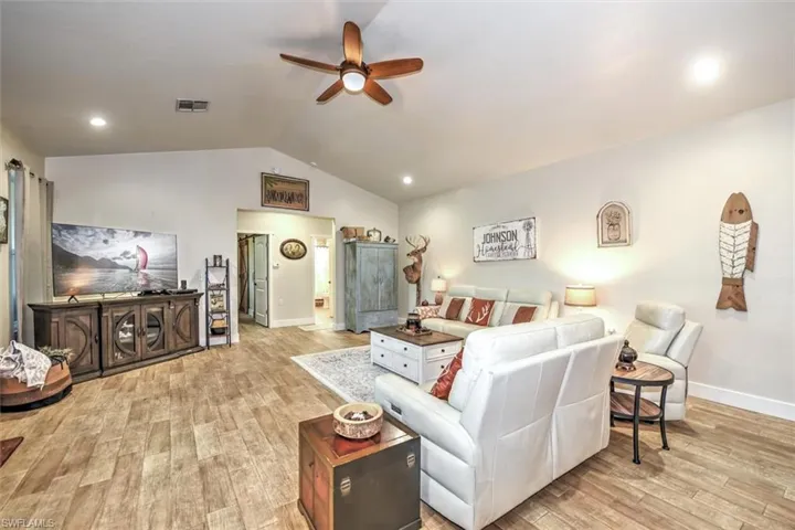 2010  Frontier  CIR, Labelle, FL 33935