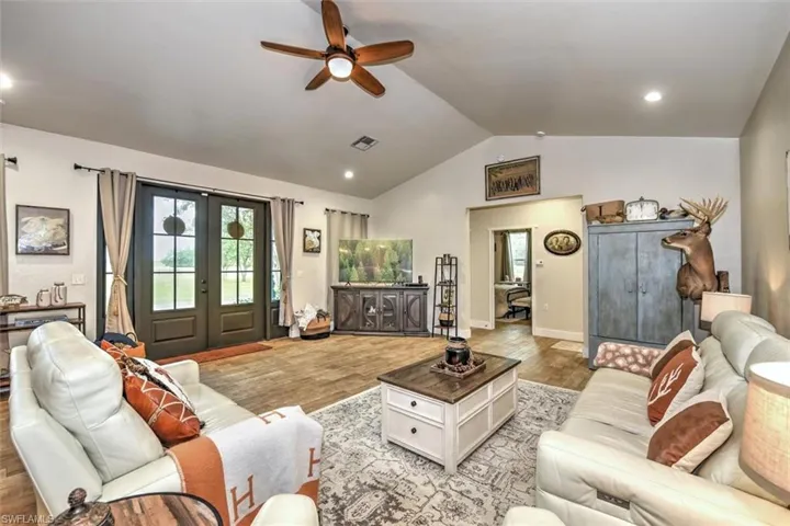 2010  Frontier  CIR, Labelle, FL 33935