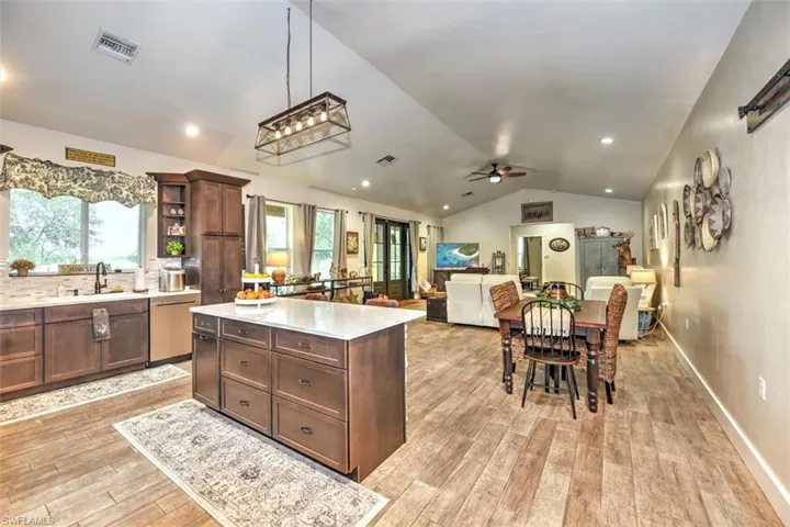 2010  Frontier  CIR, Labelle, FL 33935