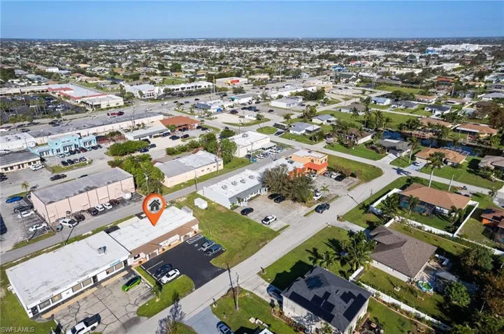Birds eye view of property