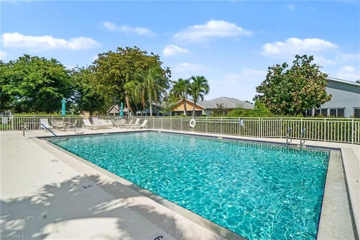 Palm Isle Pool steps away