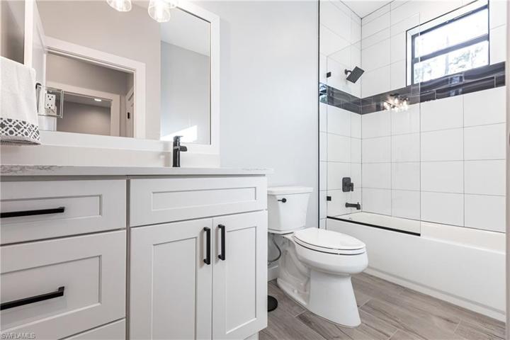 416  Shady Hollow E BLVD, Naples, FL 34120