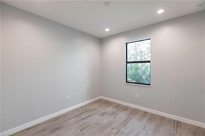 416  Shady Hollow E BLVD, Naples, FL 34120