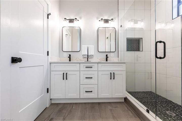 416  Shady Hollow E BLVD, Naples, FL 34120