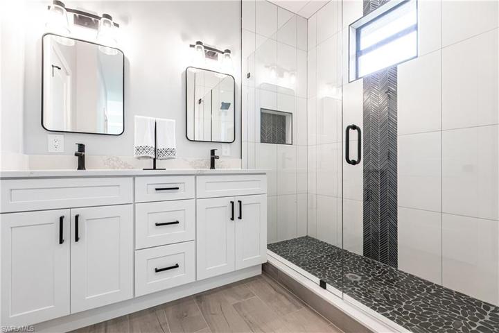 416  Shady Hollow E BLVD, Naples, FL 34120